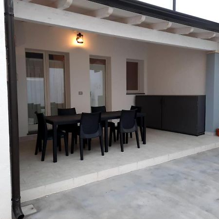 Appartamento Su Palazzina Storica In Centro A SantʼAntìoco Exterior foto