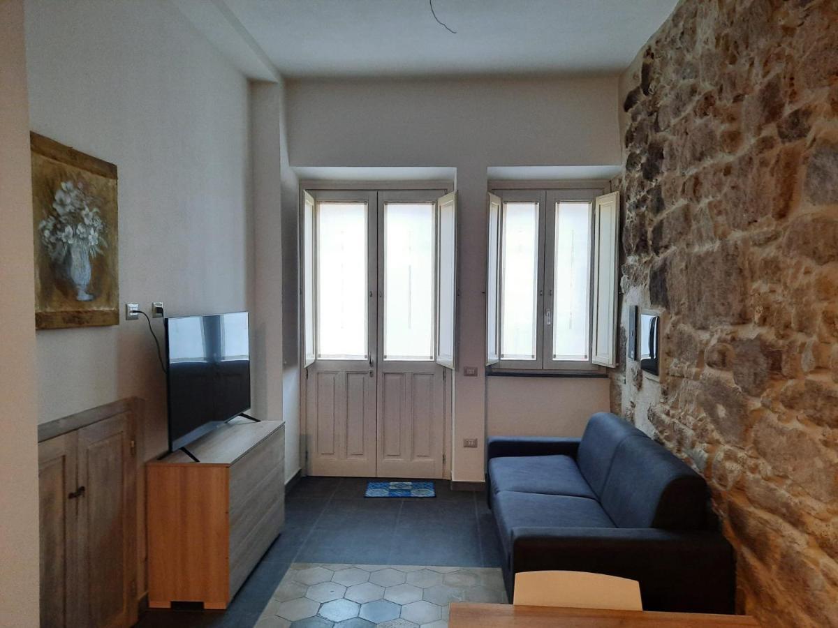 Appartamento Su Palazzina Storica In Centro A SantʼAntìoco Exterior foto